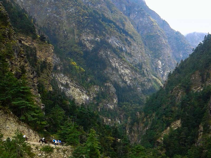 nar-phu-valley-tilicho-lake-trek